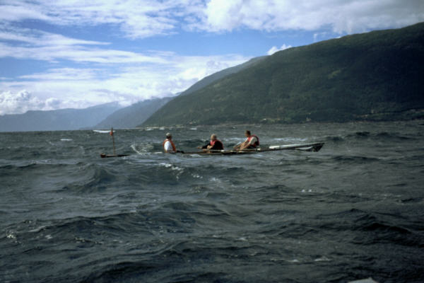 E2x+ E-Zweier mit Steuermann auf dem Sognefjord