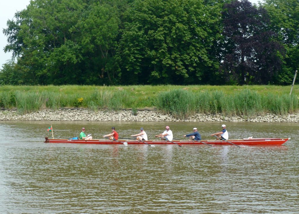 S5x+ five with cox rowing boat