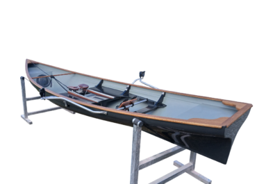 Traditional-Trainer-Ruderjolle-Heck-seite