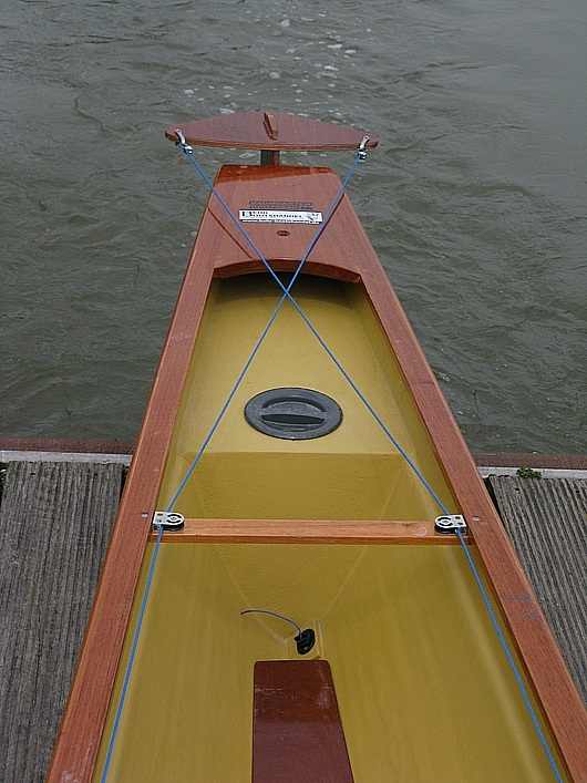 Rear air box in the rowing boat