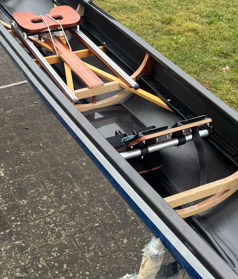 Kulfiber-sandwichskrog Indvendig robåd i træ